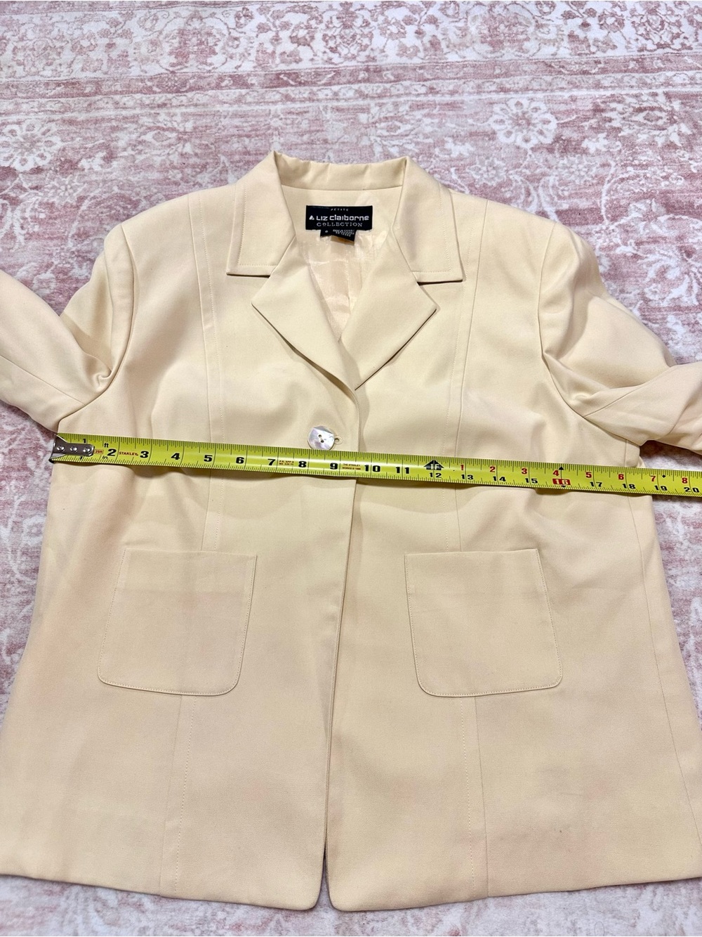Vintage 🌼 100% Silk Liz Claiborne Butter Yellow Jacket - Picture 9 of 12
